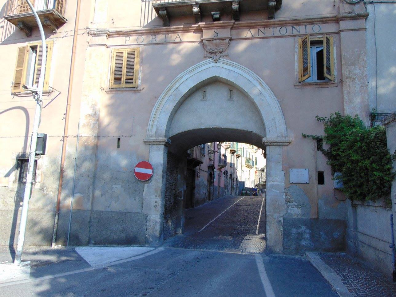 Sulmona porta Sant'Antonio
